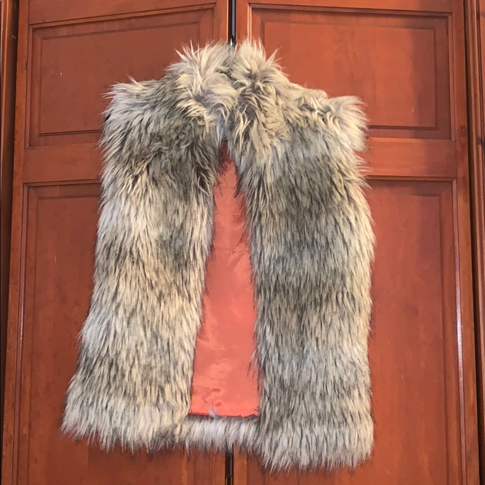 J McLaughlin Fur vest with zipper